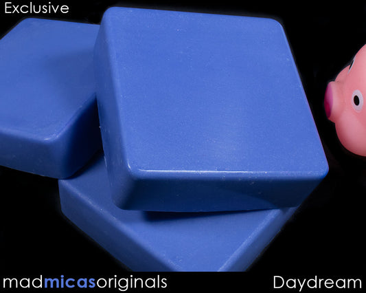 Daydream Periwinkle Mica in CP Soap Mad Micas Originals